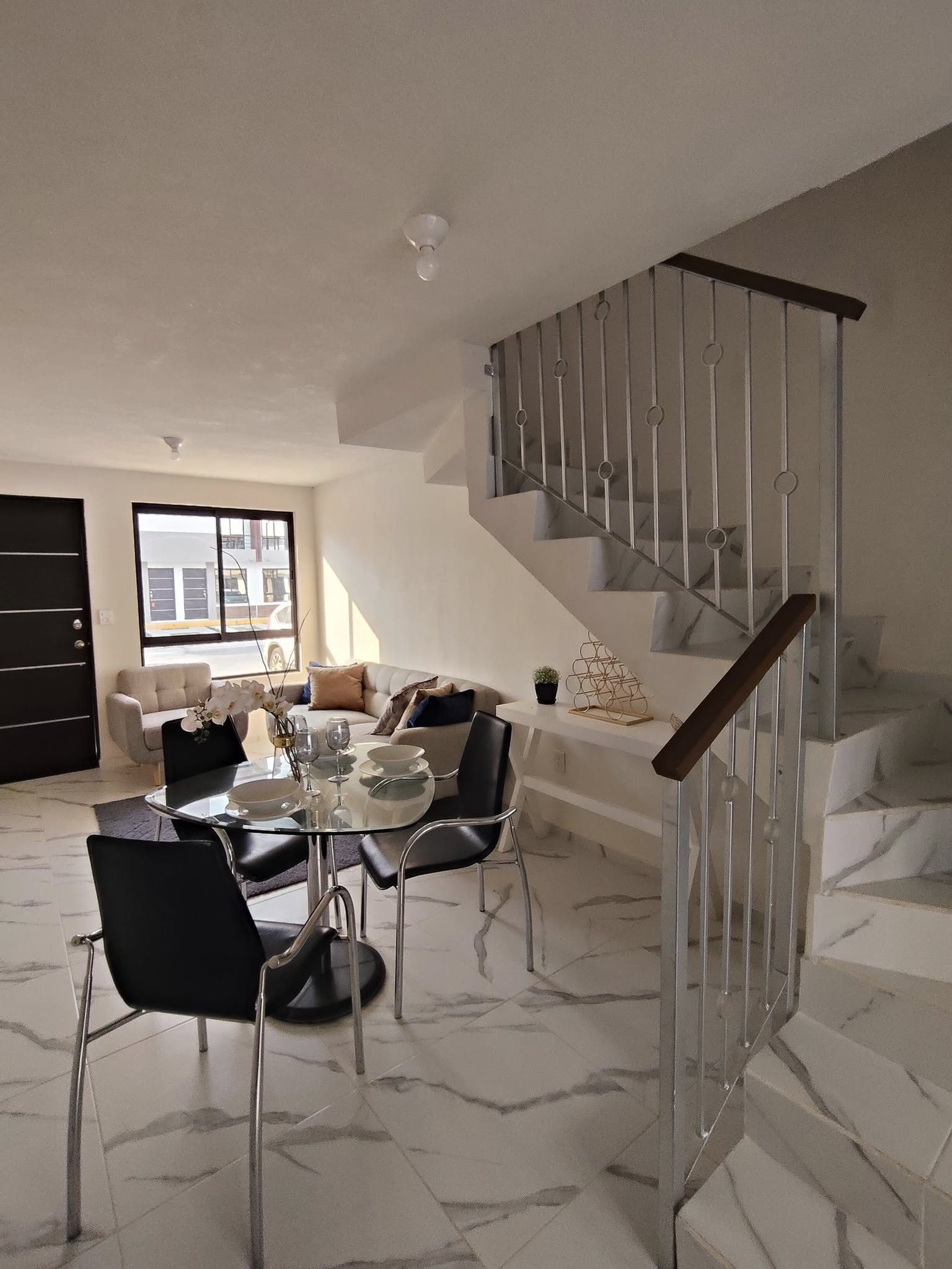 Sala y Escaleras